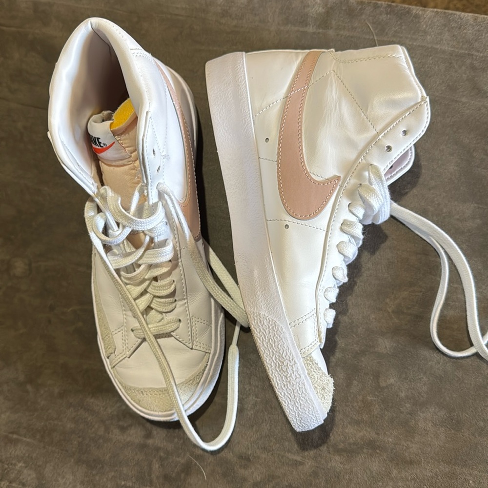 Nike Blazer Mids ‘77